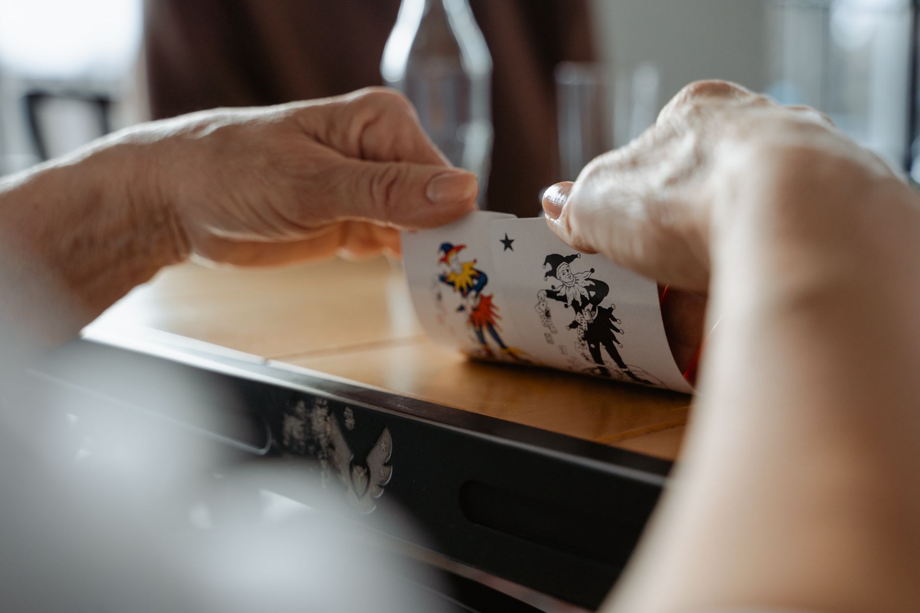 翻牌同花听牌，弃不掉？三个决策点帮你摆脱“听牌执念”（实战示例）